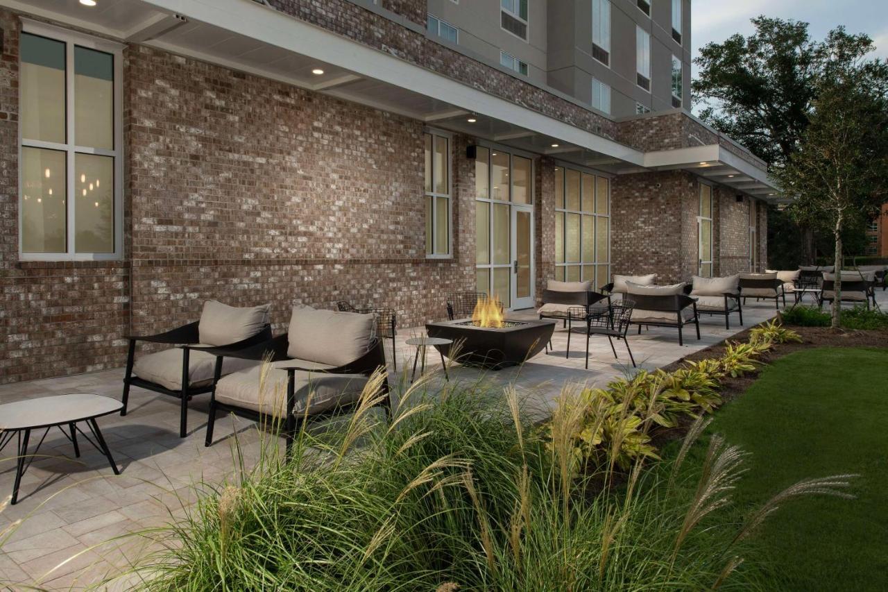 Hilton Garden Inn Pensacola Downtown Exterior photo