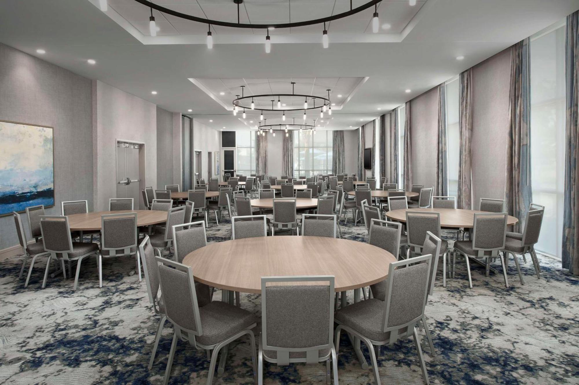 Hilton Garden Inn Pensacola Downtown Exterior photo